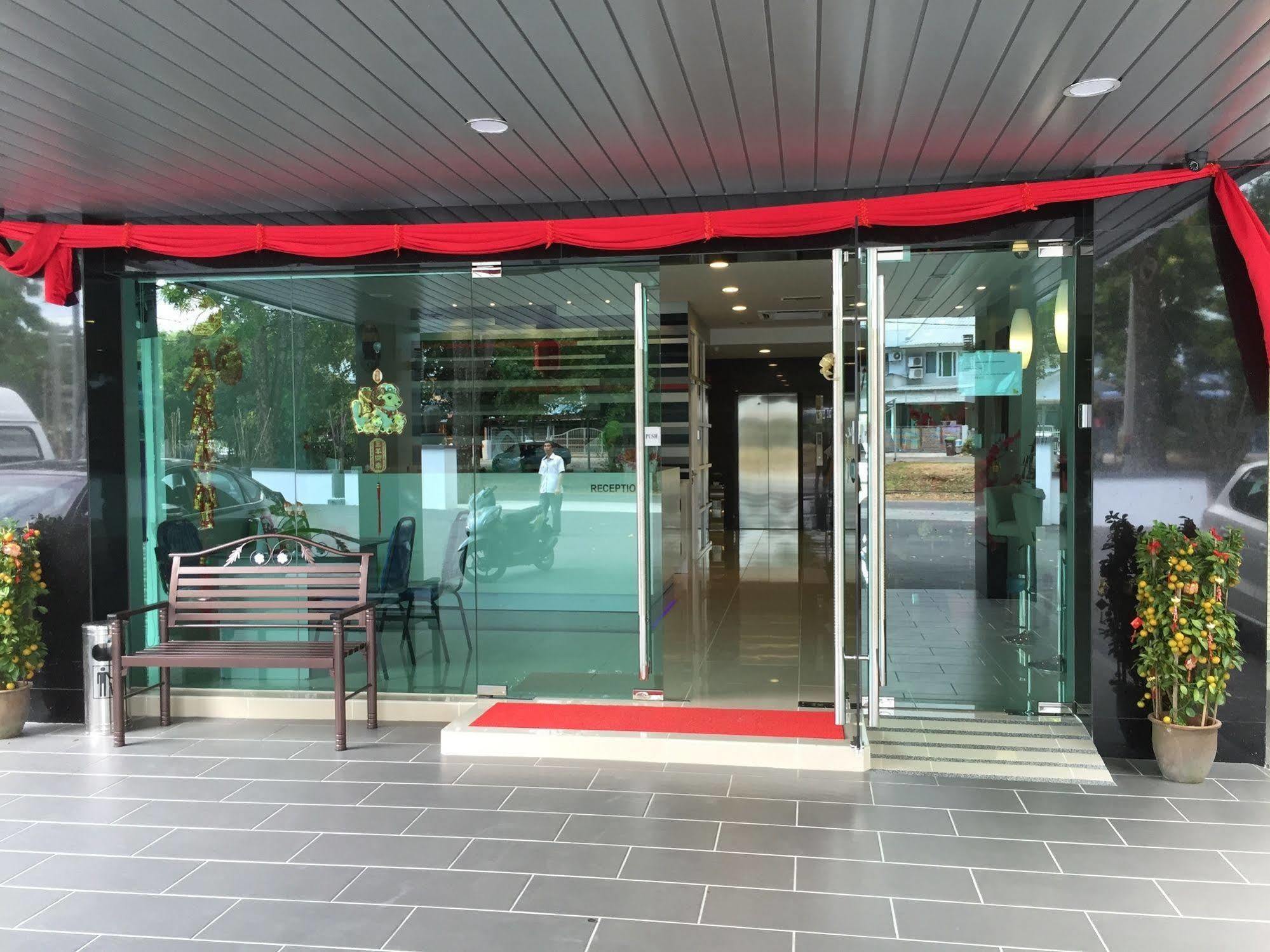 קואה G Langkawi Motel מראה חיצוני תמונה
